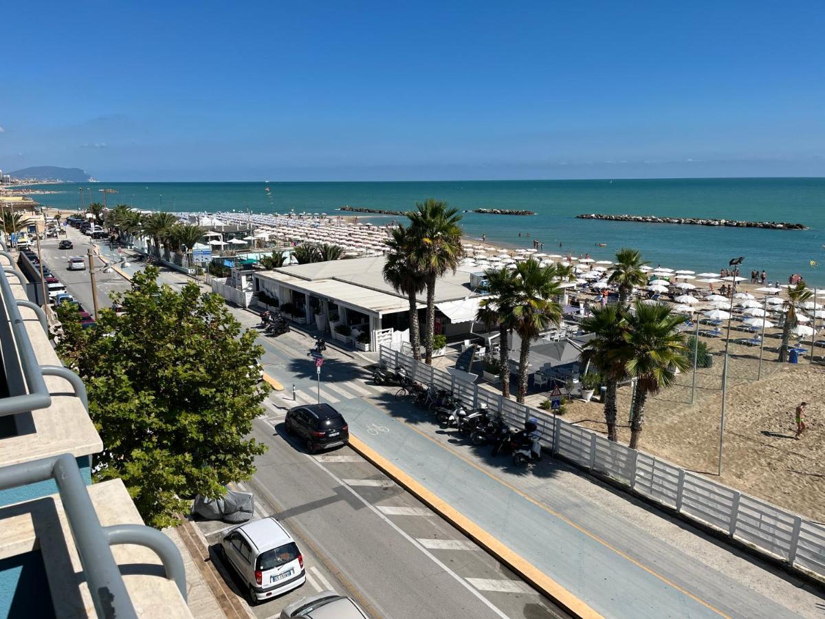 Appartamento Fronte Mare Civitanova Marche Exterior foto
